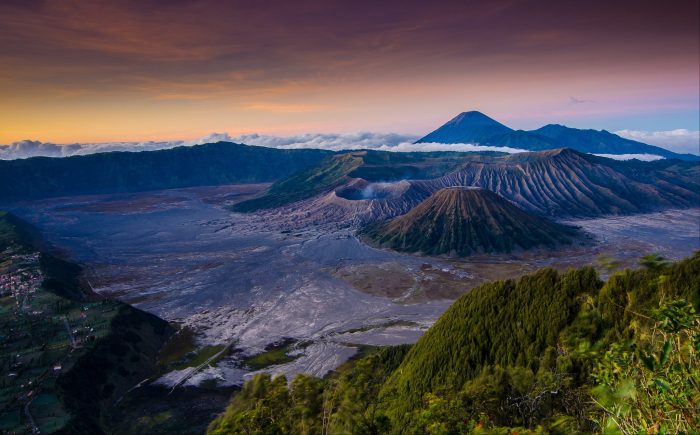 Bromo gunung semeru naik tengger perlengkapan indah batu wisata malang malam authentic inggris jakpost thegorbalsla yang thejakartapost