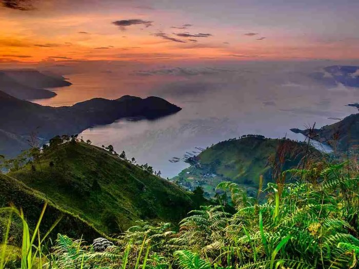 Toba samosir lake island sumatra indonesia places beautiful most north